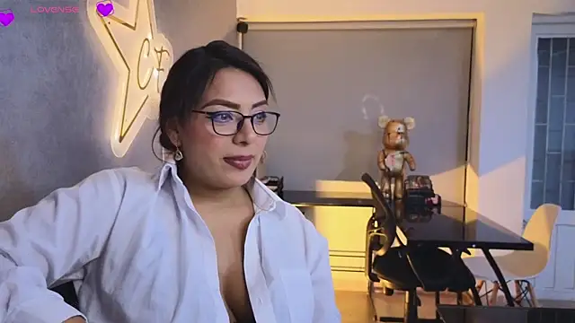 izzylove_1's Webcam Show