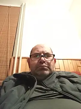 robert50 Show in webcam