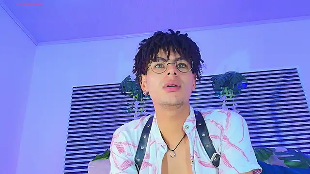 ThiiagoSaeenzのウェブカメラショー