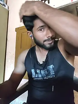 Lustynani Pertunjukan Webcam