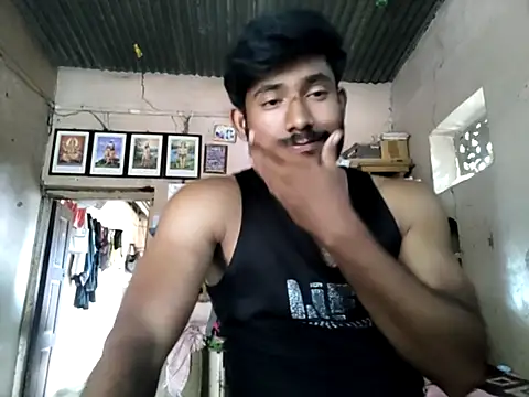 Lustynani Pertunjukan Webcam