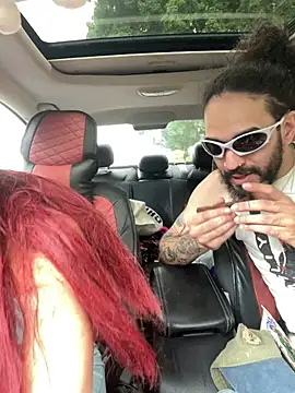 heluvsbabii: διαδικτυακό σόου στην κάμερα