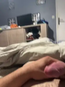magicdickx21: διαδικτυακό σόου στην κάμερα