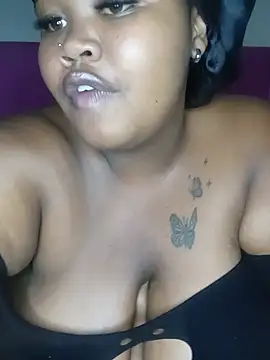 Chat +18 de BustyBmw ao vivo