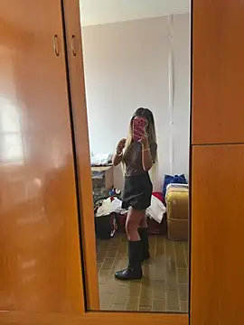 Thegirlofthemirror Webcam show