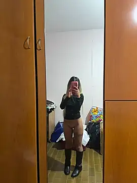 Thegirlofthemirror Webcam show