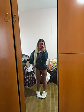 Thegirlofthemirror Webcam show