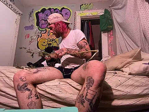 gothboiplzty webcam show