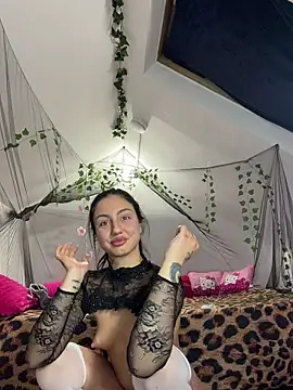 AnnastasiaJunen Webbikameraesitys