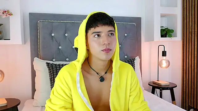 Show modela Keen_Nico na web-kameri