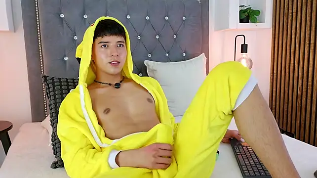 Show modela Keen_Nico na web-kameri