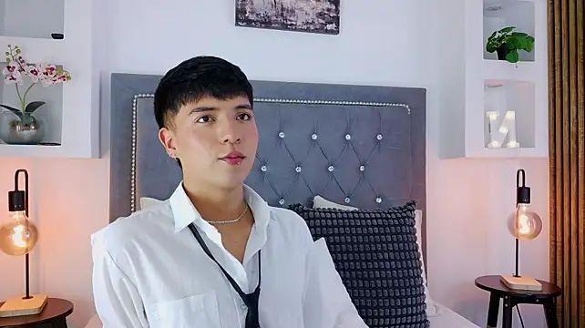 Keen_Nico Show in webcam