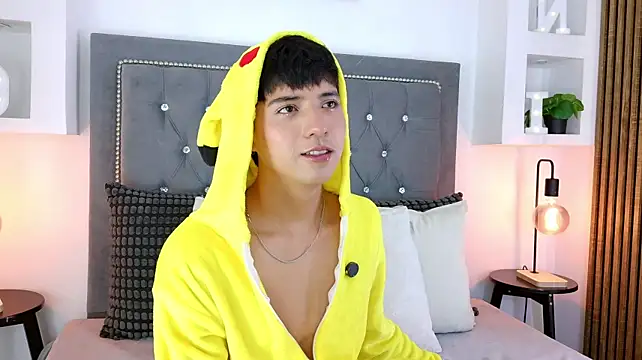 Show modela Keen_Nico na web-kameri