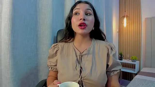 Chatroom XXX en direct de Victoria_Rosee