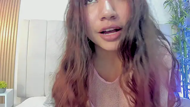 Victoria_Rosee Adlı Modelin Canlı XXX Sohbeti