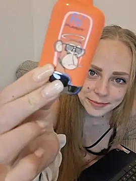 XXX chat uživo modela Larifari0406
