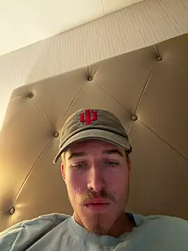 CollegeBull19: вебкам-шоу