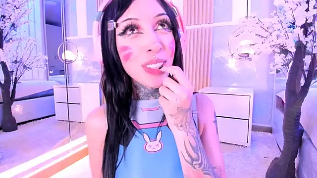 Pokazy przed kamerką – SalemBlackrose