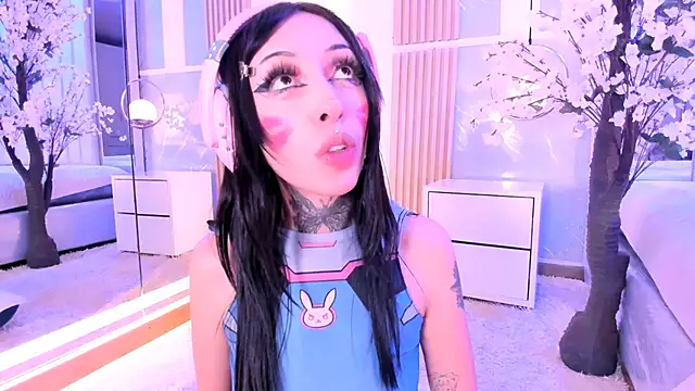 Pokazy przed kamerką – SalemBlackrose