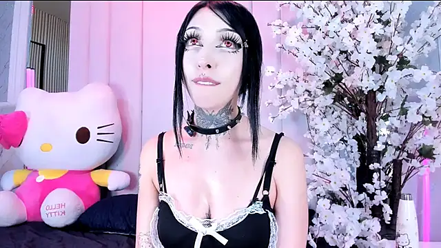 SalemBlackrose Show in webcam
