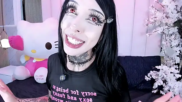 SalemBlackrose Show Webcam