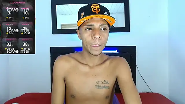 hotboyluxe Adlı Modelin Web Kamerası Şovu
