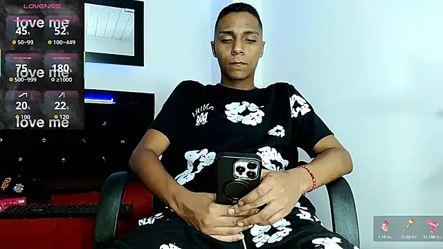 hotboyluxe: διαδικτυακό σόου στην κάμερα