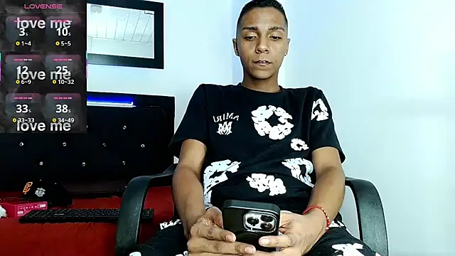 hotboyluxe webcam show