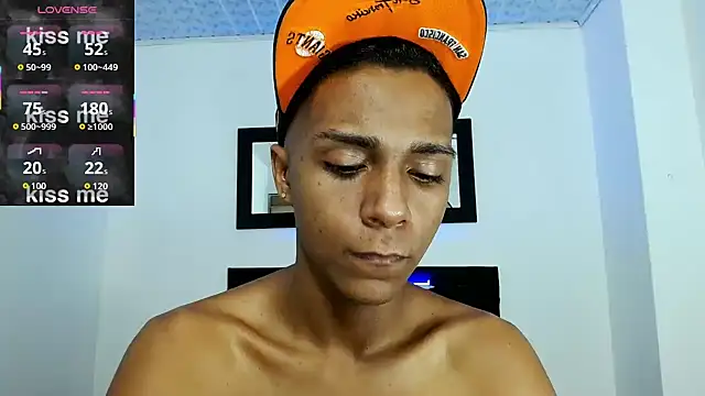 hotboyluxe Шоу с уебкамера