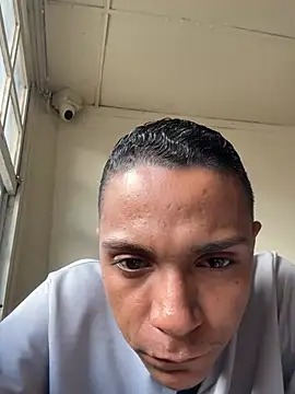 Show modela hotboyluxe na web-kameri