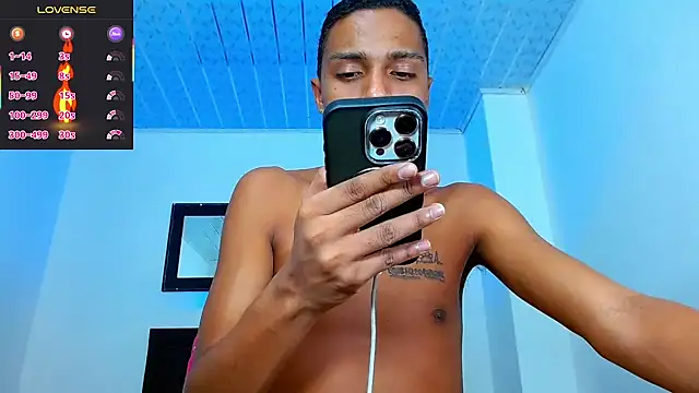عرض كام hotboyluxe