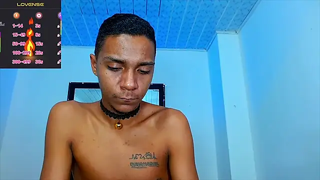 hotboyluxe Pertunjukan Webcam