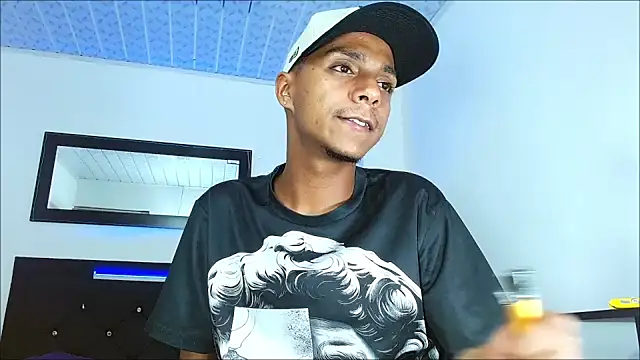hotboyluxe Pertunjukan Webcam