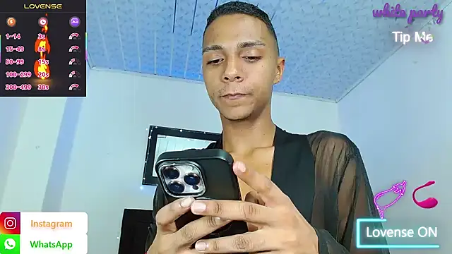 โชว์เว็บแคมของ hotboyluxe