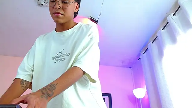 Maecum18 Live XXX-chat