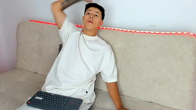 Show modela _Alex_Colton na web-kameri