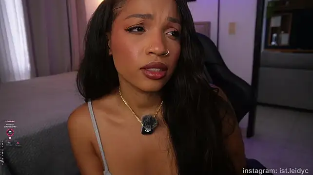 eimi_spacee's Webcam Show