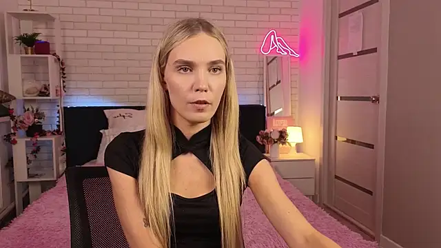 NikkiRyx Chat XXX in diretta