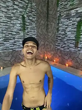 Alejandroo_Montenegro Show in webcam