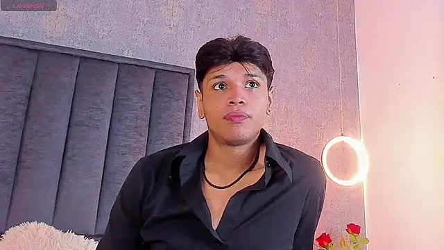 Alejandroo_Montenegro Show Webcam