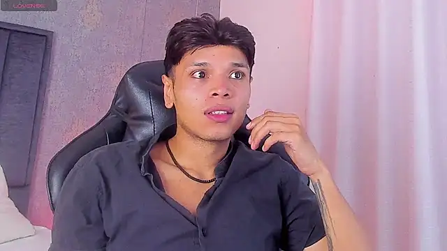 Alejandroo_Montenegro webkamerás műsora