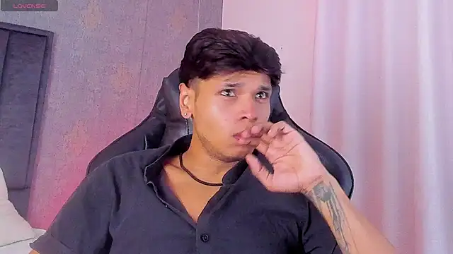 Alejandroo_Montenegro webcam show