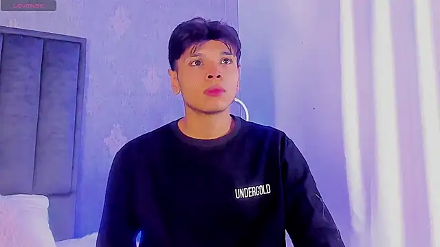 Alejandroo_Montenegro 网络视讯表演