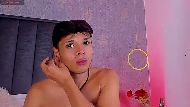 Alejandroo_Montenegro Webcamshow