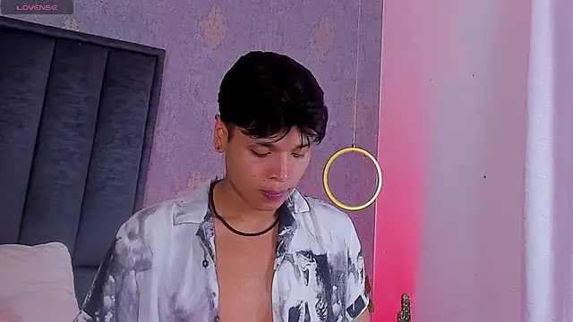 Alejandroo_Montenegro Show Webcam