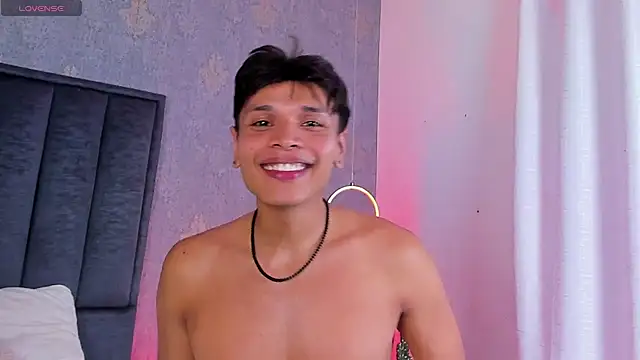 Alejandroo_Montenegro 在線直播表演