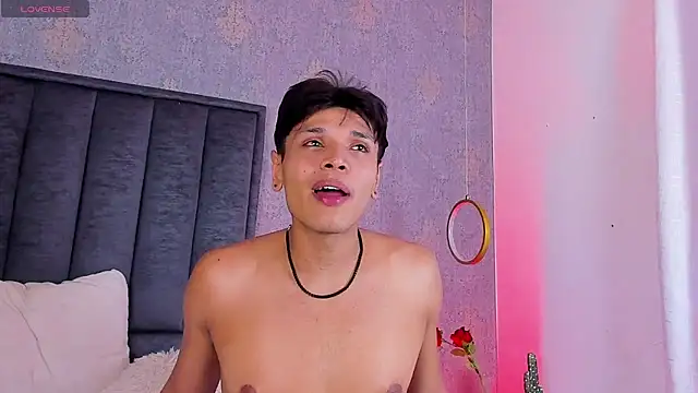 Alejandroo_Montenegro Webcam-Show