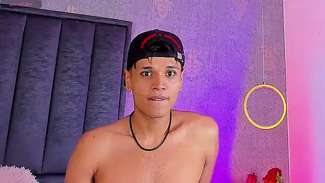 Alejandroo_Montenegro Webcamshow