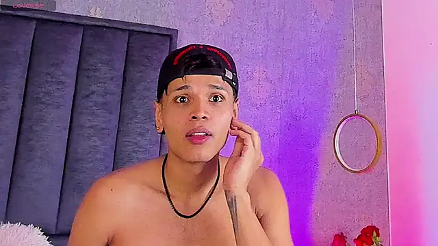 Alejandroo_Montenegro ওয়েবক্যাম শো