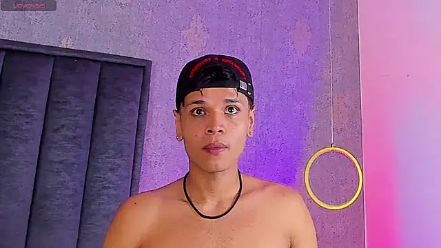 Pertunjukan Kamera Web Alejandroo_Montenegro